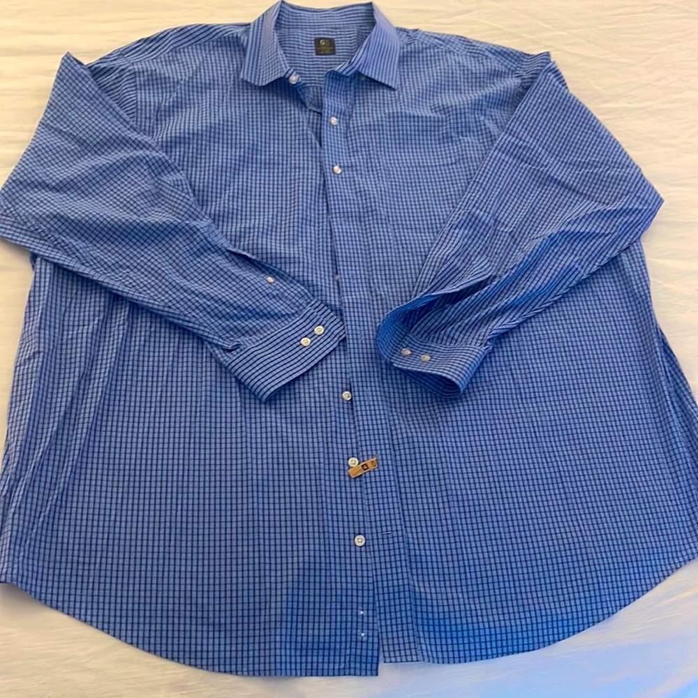 Like new blue gold series 20 37/38 dress shirt .. worn once
